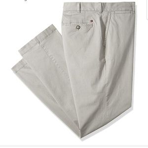 Tommy Hilfiger flat-front Chino pant W42 L30